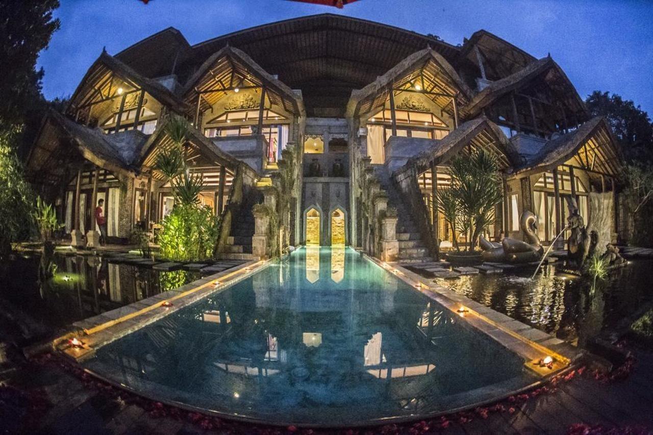 Avalon Ubud Castle & Spa Exterior photo