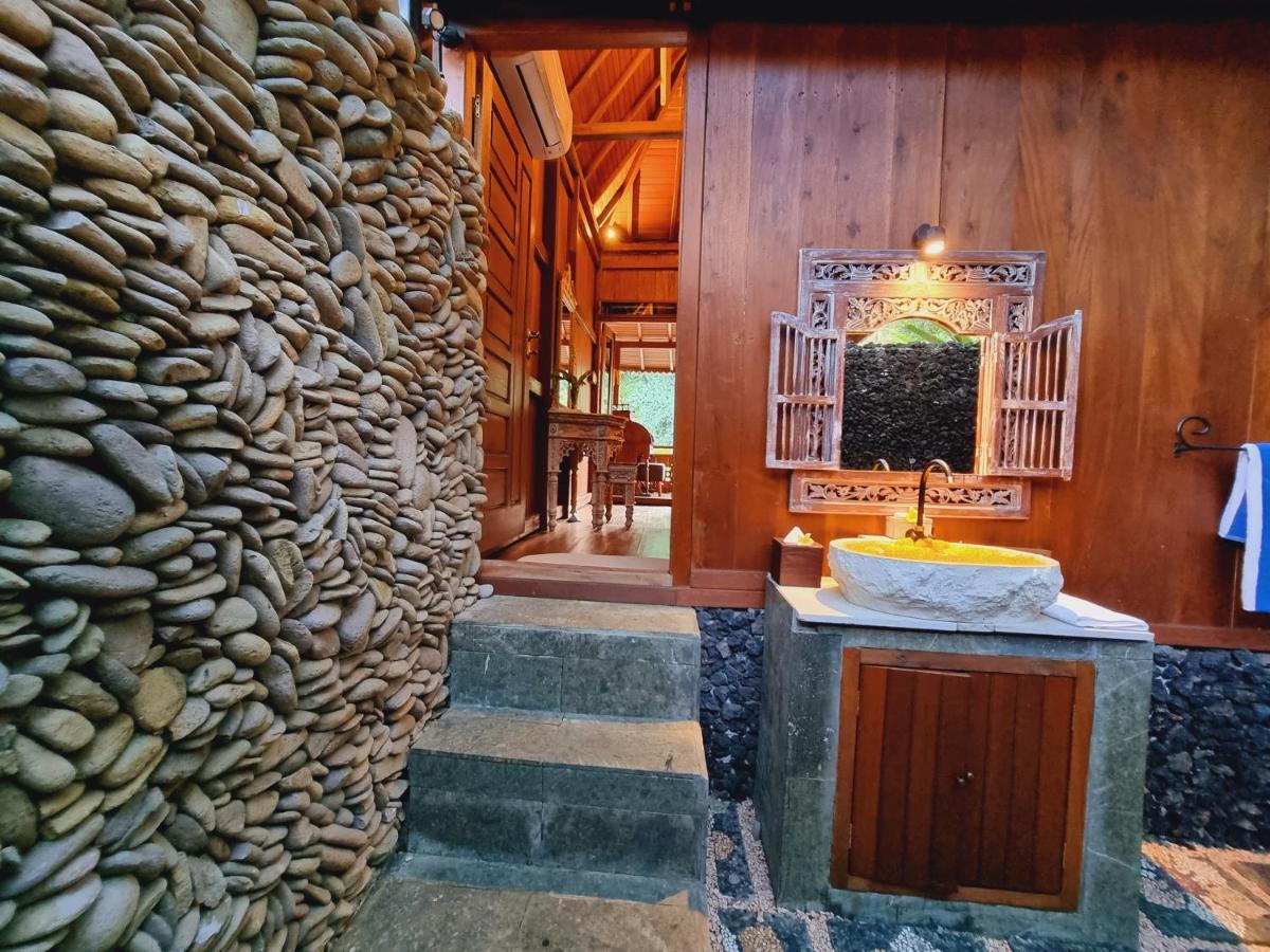 Avalon Ubud Castle & Spa Exterior photo