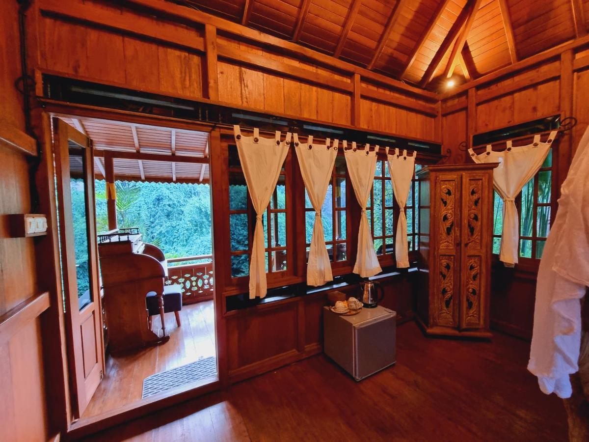 Avalon Ubud Castle & Spa Exterior photo
